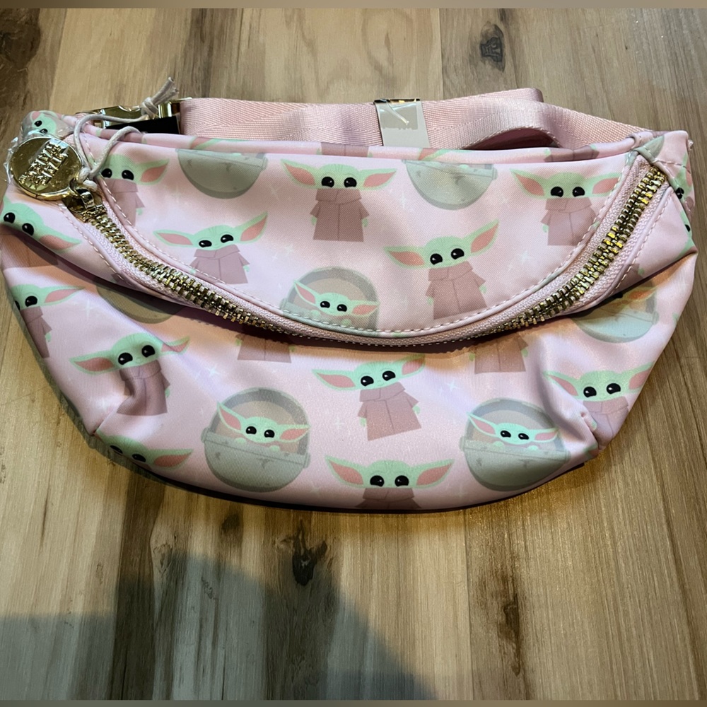 SC Pink Baby Yoda Fanny Pack !!! never used no tags - Picture 1 of 1